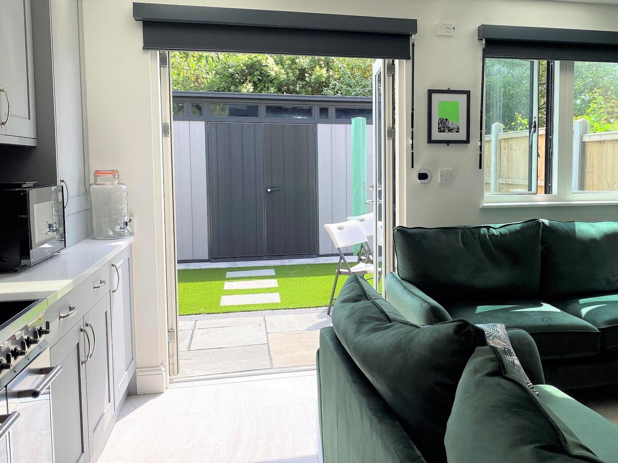 Superb Townhouse Near Vibrant Gloucester Road Bristol Bagian luar foto