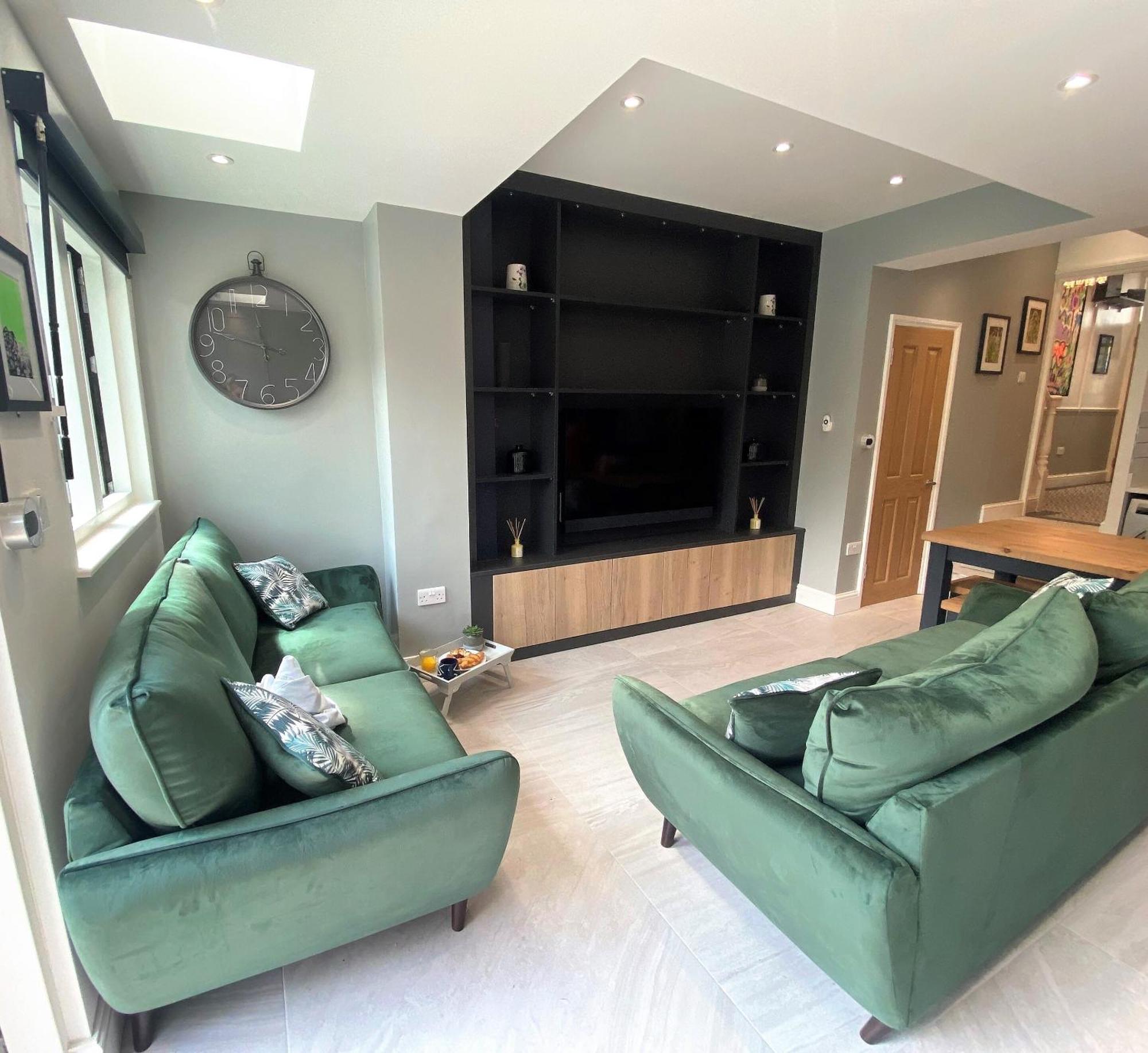 Superb Townhouse Near Vibrant Gloucester Road Bristol Bagian luar foto
